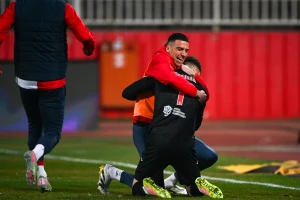 Vošin Gočmanac u odbranom društvu u istoriji fudbala